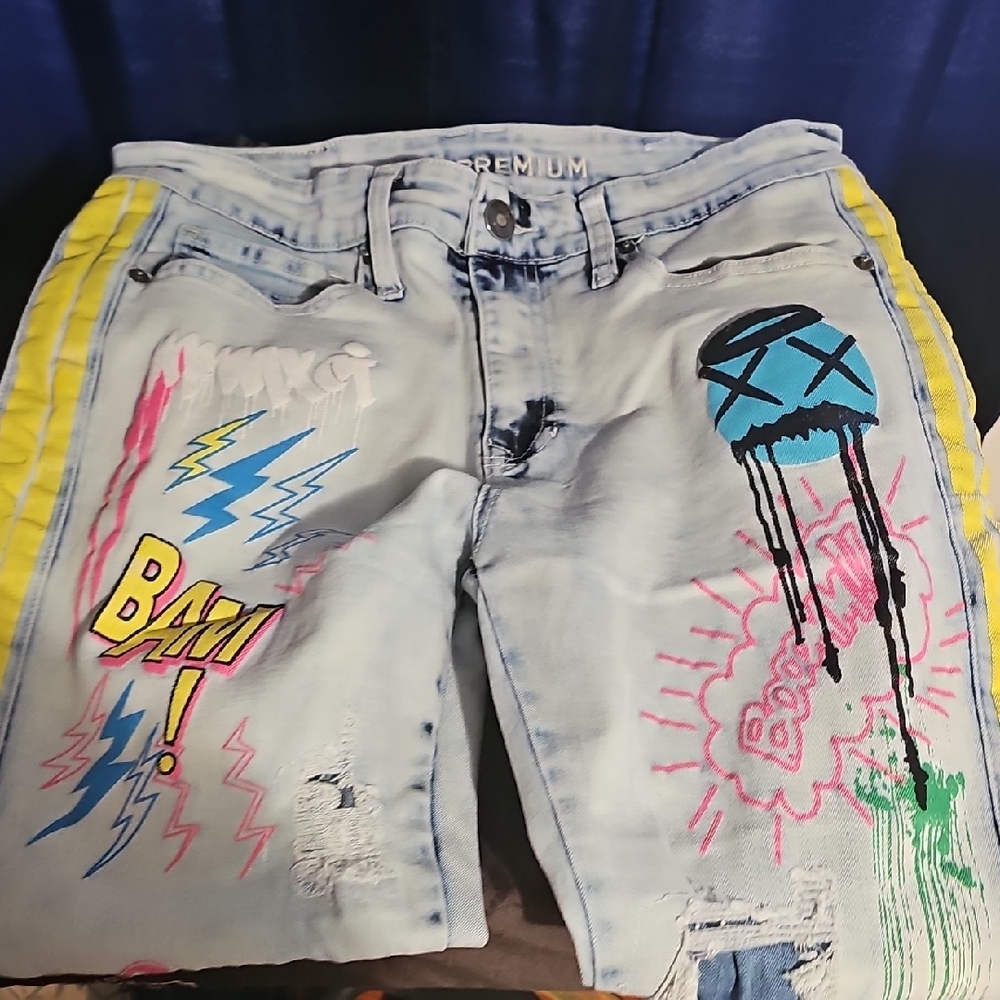 Premium Light Wash Graphic Denim Shorts